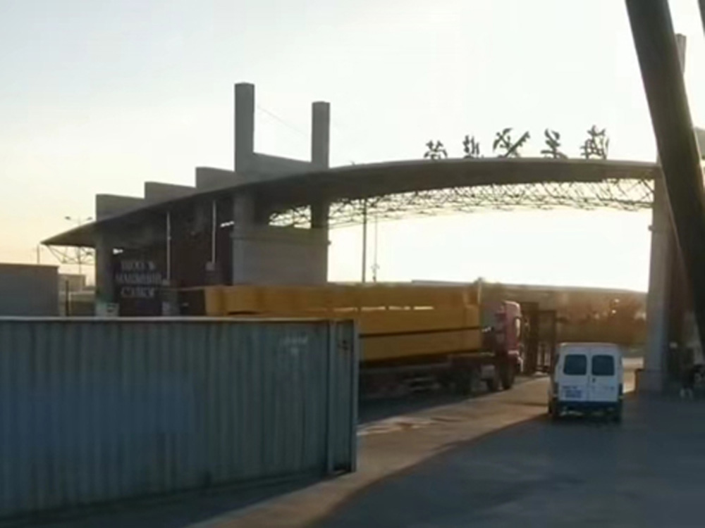 Livraison d'une grue à portique de 20 tonnes en Mongolie